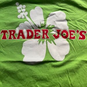 trader joes green short sleeve t shirt size small